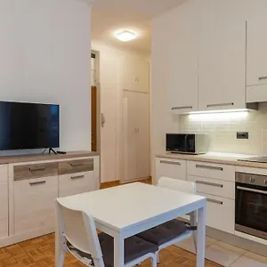 https://suite-solari-4-guest-posizione-ottima-wi-fi.it-lombardy.com
