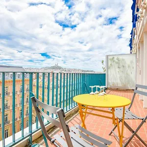 https://la-canebire-appart-2-chambres-avec-terrasse.fr-provencehotel.com